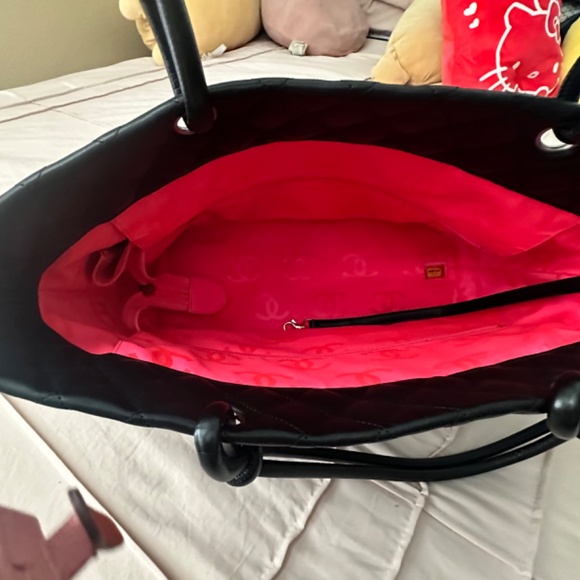 Authentic Chanel tote - Picture 4 of 6